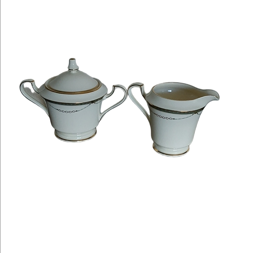Mikasa White and‎ Gold Sugar and Creamer Set